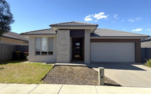 Impressive & Neat Four Bedroom In Lovely Alfredton Locale