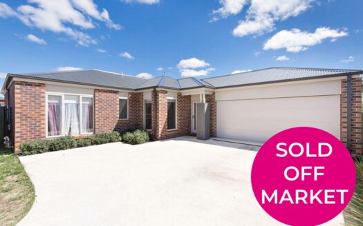 Spacious Family Living On Its Own Title In Prime Location