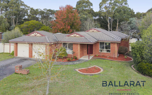Spacious Family Living Backing Onto Nature Reserve
