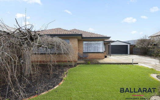 Art Deco Elegance Meets Modern Comfort – Walk To Everything!