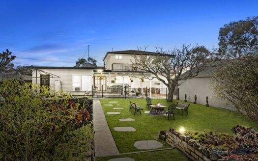 Stunningly Updated Californian Bungalow In Prime Golden Point Location