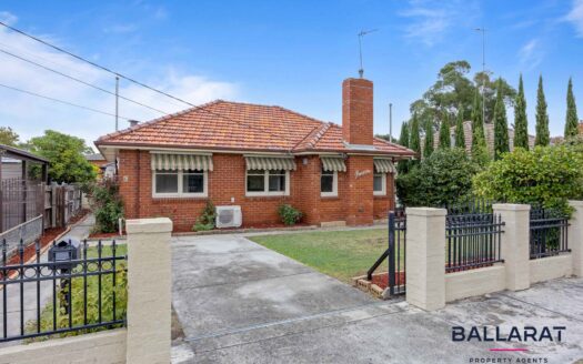 Charming Home in Sought-After Golden Point