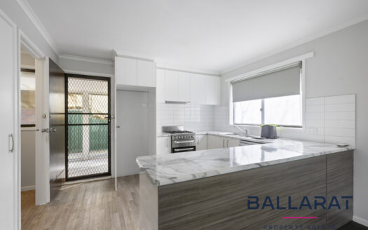 Well Presented Two Bedroom Unit in Convenient Location!