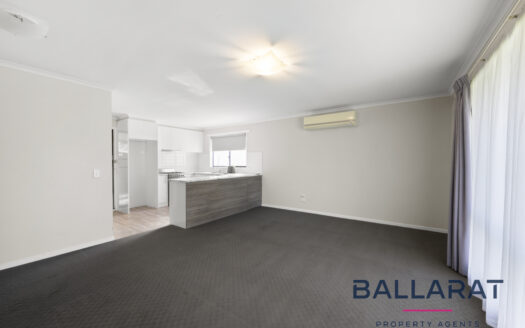 Well Presented Two Bedroom Unit in Convenient Location!