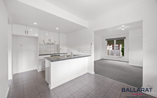 Charming Home in Sought-After Golden Point