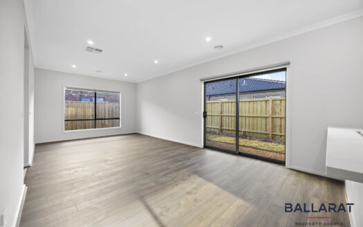 Brand New Home Three Bedroom, Two Bathroom Home in Winter Valley