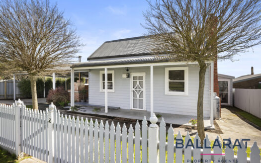 Charming Cottage On Generous 1022m2 Allotment