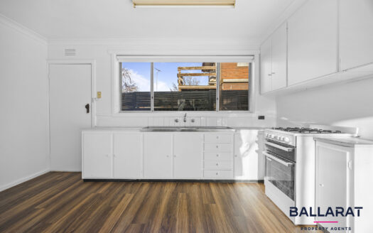 Updated One Bedroom Unit in Convenient Location