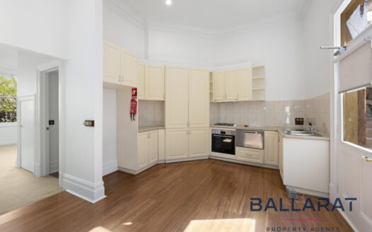 Three Bedroom Property in Fantastic Location