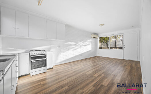 Updated One Bedroom Unit in Convenient Location